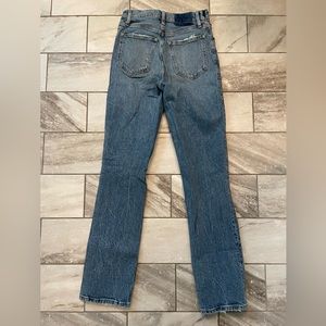 Abercrombie The 90’s Straight Ultra High Rise